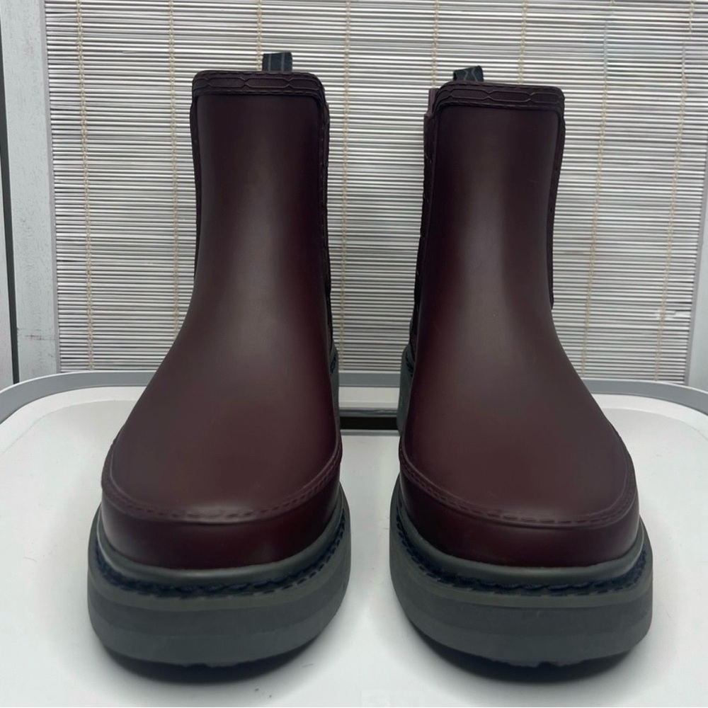 Hunter Refined Stitched Chelsea Boots - Picture 3 of 8